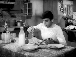 NandoMericoniAlbertoSordimentremangiadeglispaghettiinUnamericanoaRoma